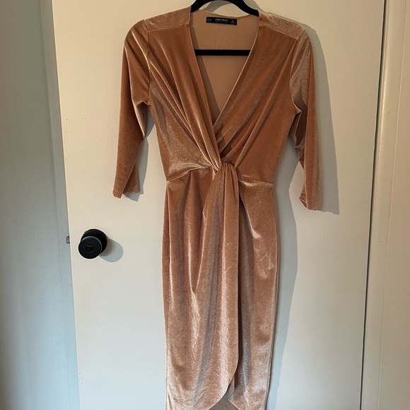 Zara basic collections golden dress - Picture 4 of 6